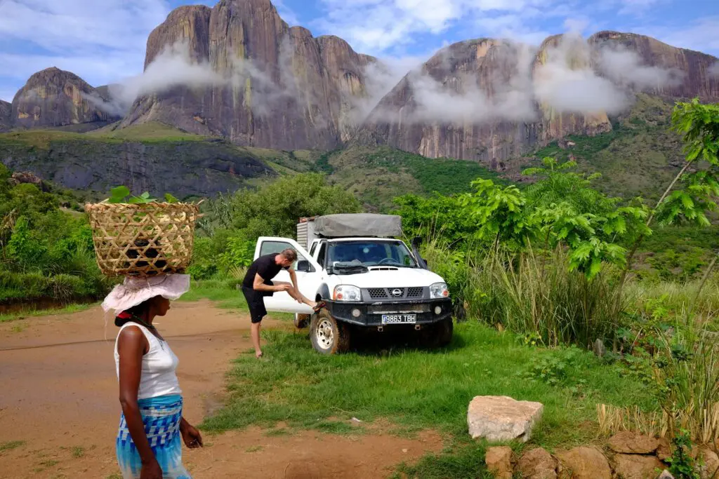Pitstop in Madagascar on the RN7